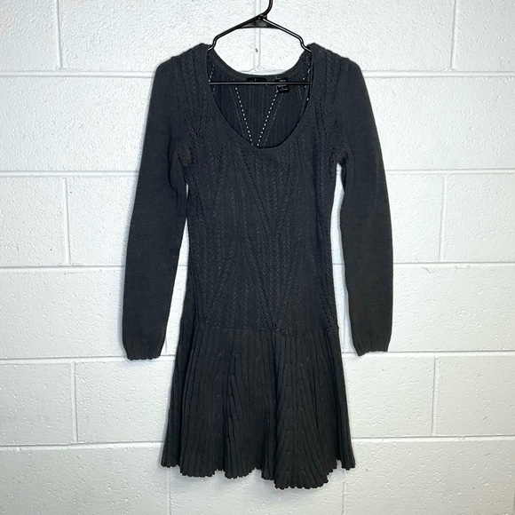 Moda International Dresses & Skirts - < Y2K Moda International Grey Sweater Dress >